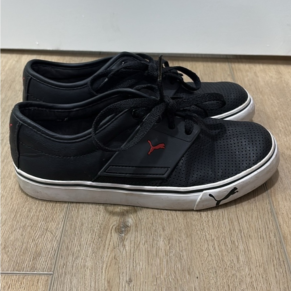 Puma Men's Black and Red Sneakers